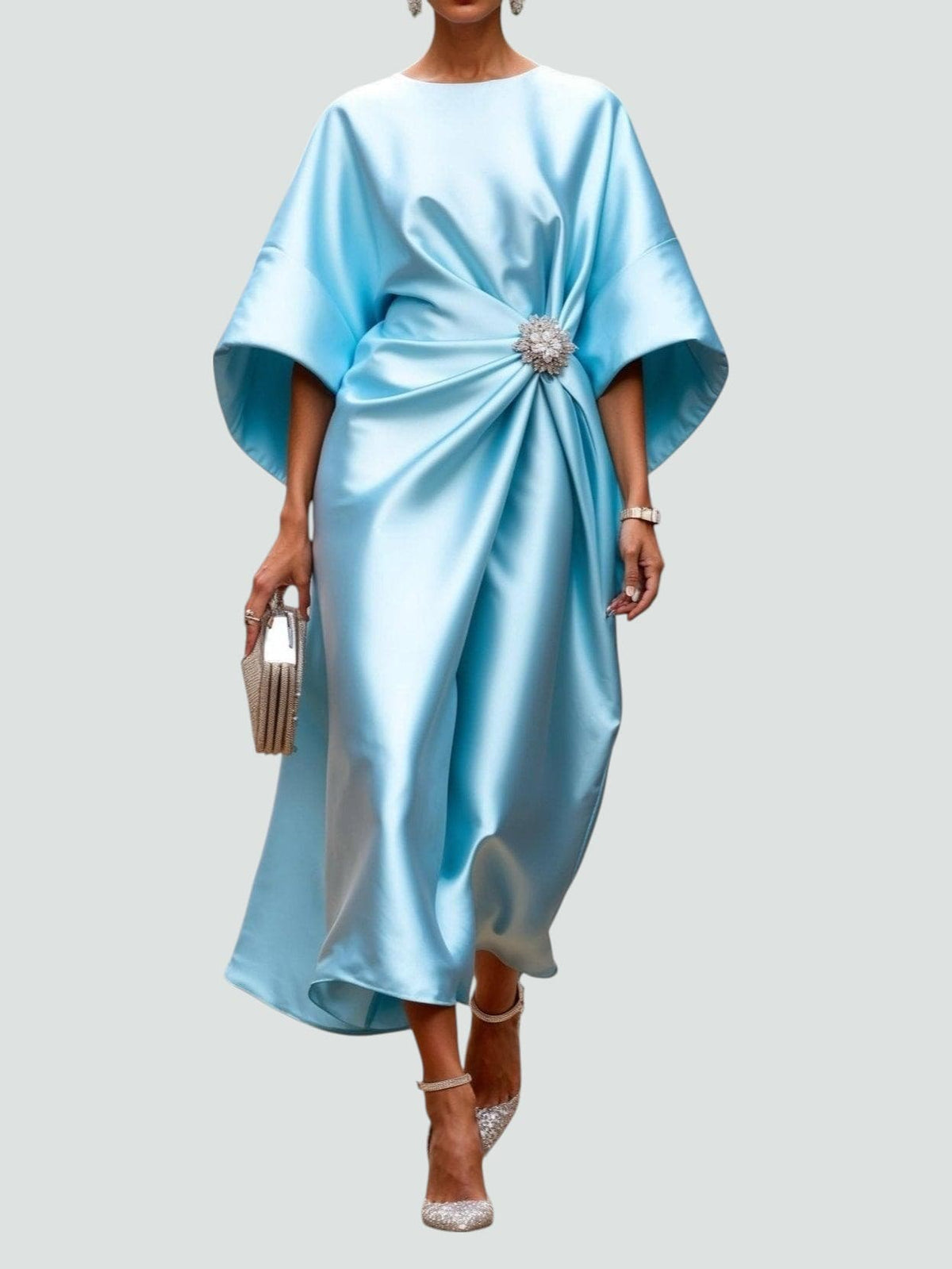 Marijona - Modernes Maxi Kleid Mit Satinkragen Und Flügelärmeln