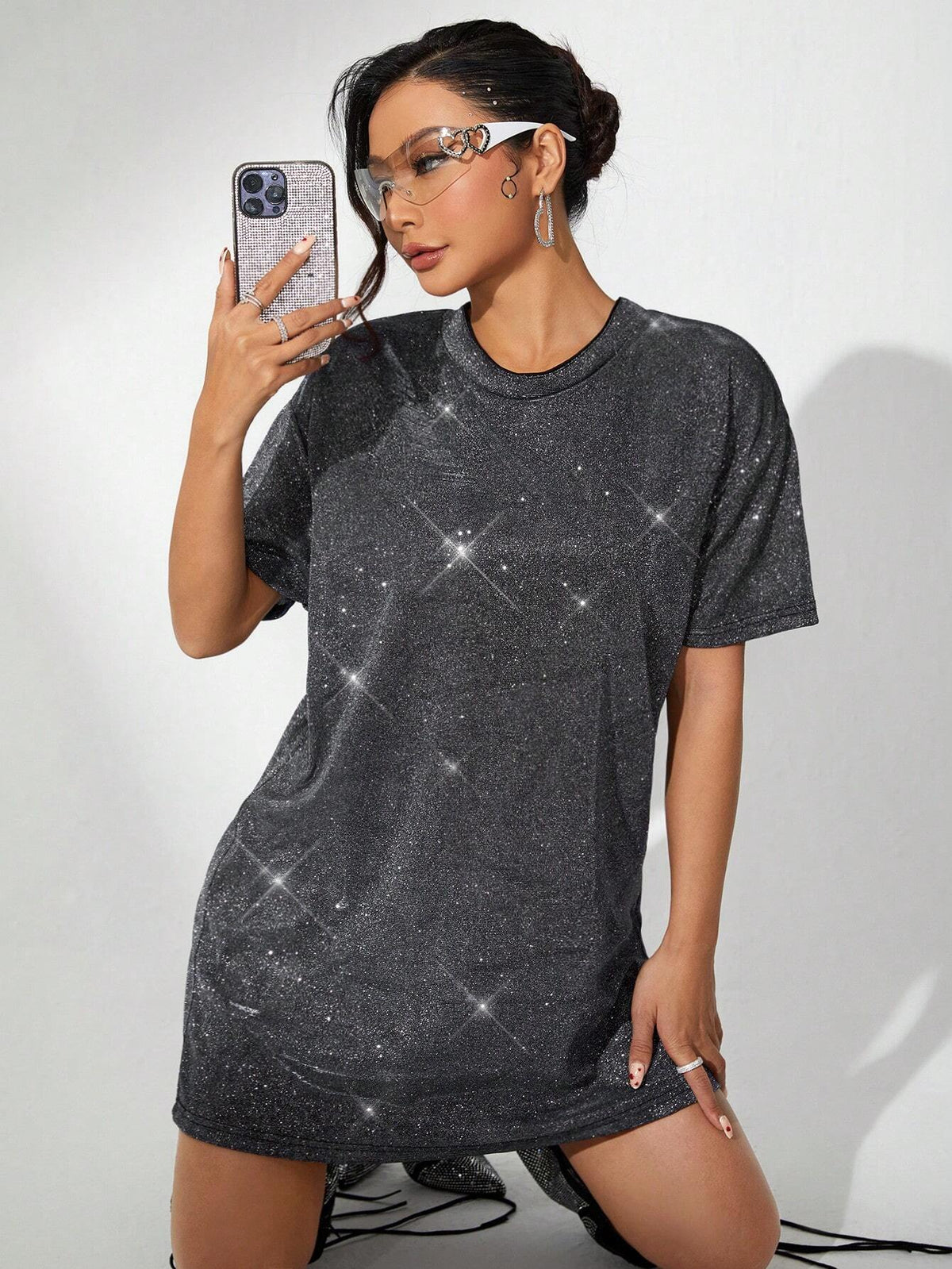 Luisa | T-Shirt-Kleid mit schulterfreiem Paillettenbesatz