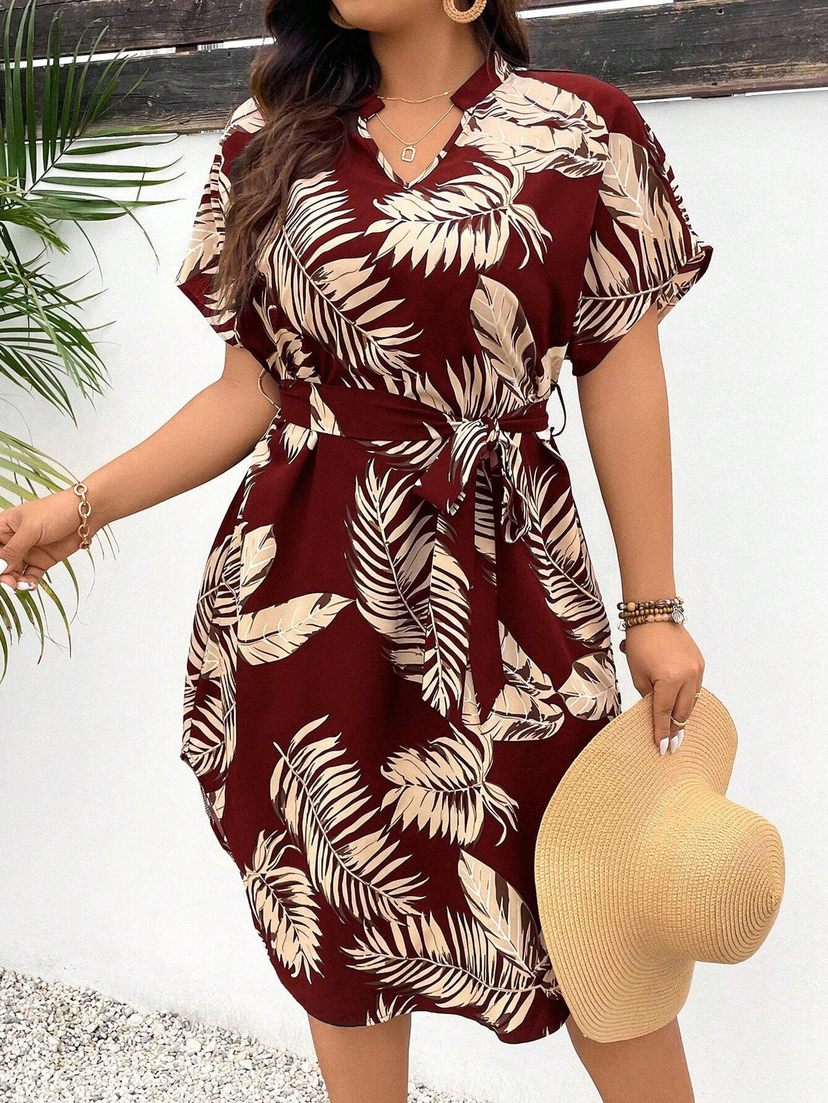Lily-Übergröße Kleid mit Fledermausärmeln und Blätterdruck