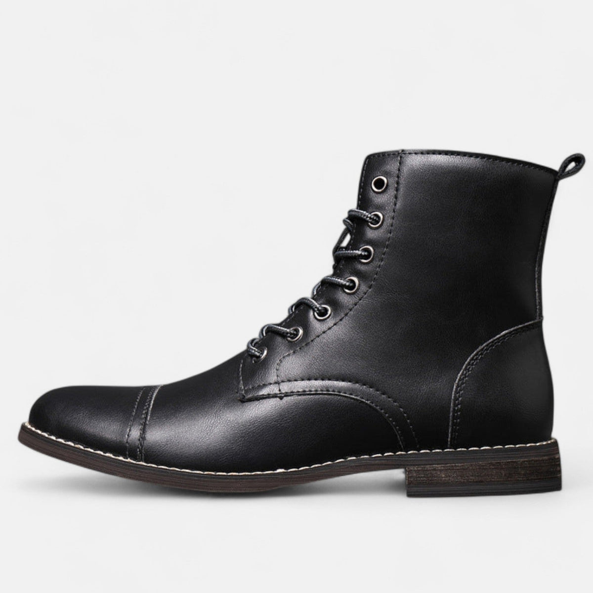 Stilvolle Herrenstiefel aus hochwertigem Kunstleder