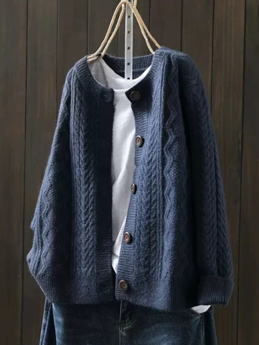 THE LORENZA | STRICKJACKE MIT ZOPFMUSTER