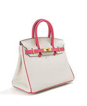 Off-White mit Rosa