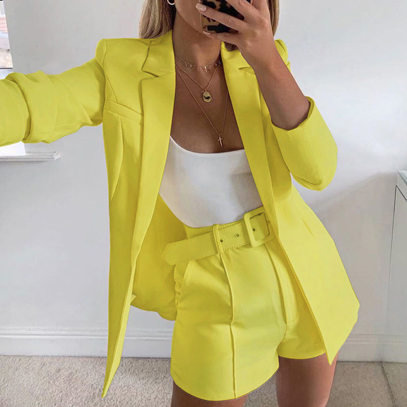 Damen nan tailliertes Longblazer-Shorts Set mit betonter Schulterpartie, hoher Taille und breitem Gürtel Drune