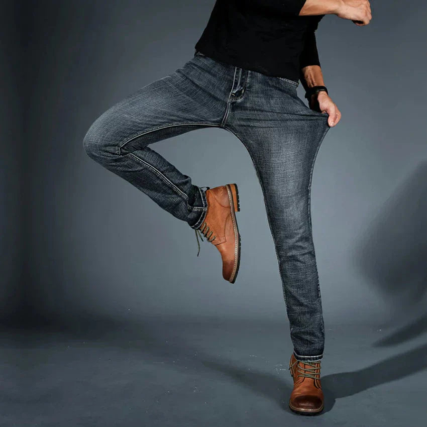 Hochwertige, in vier Richtungen dehnbare Slim-Fit-Jeans für Herren