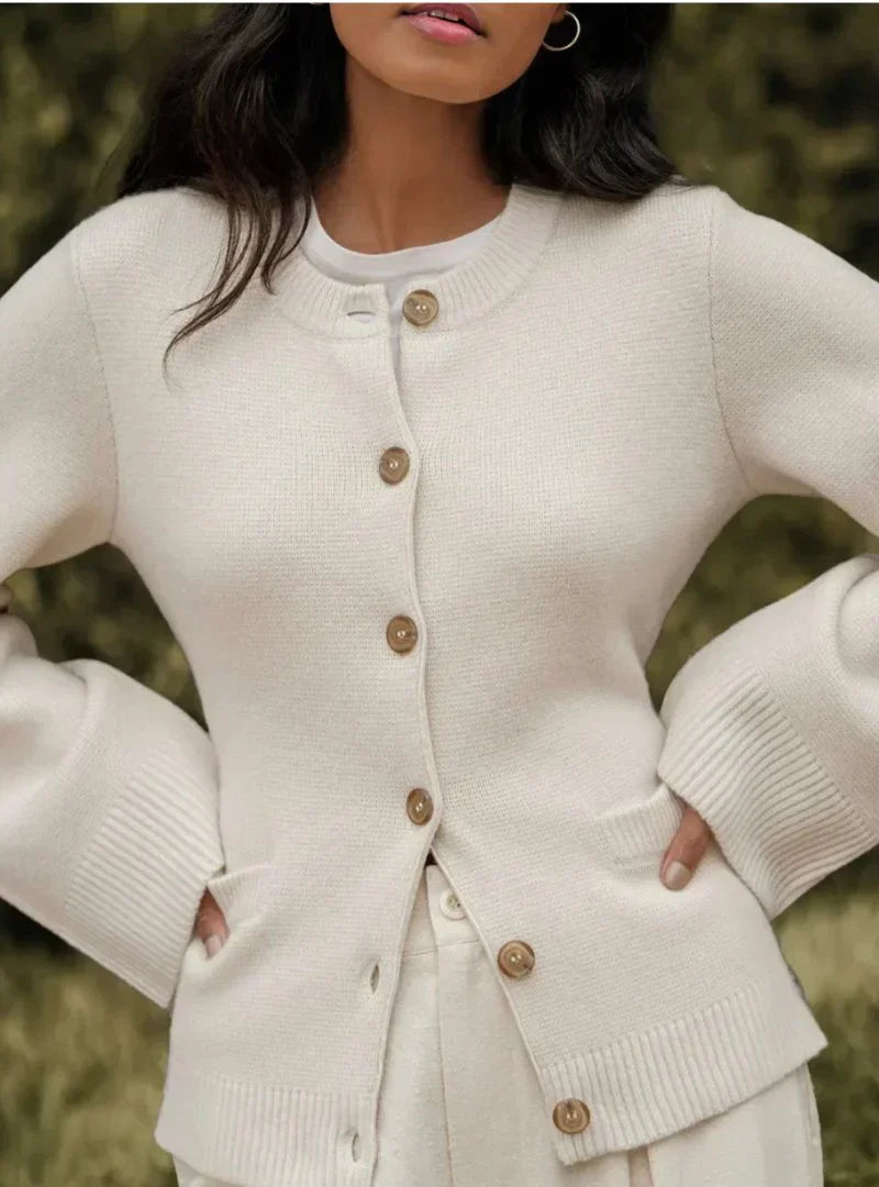 AMBER - WARME WINTERSTRICKJACKE MIT ENGLISCHER ELEGANZ FÜR DAMEN