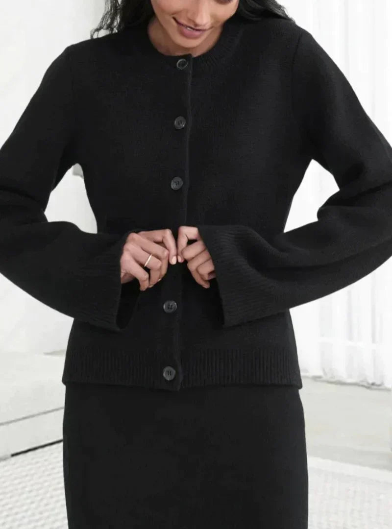AMBER - WARME WINTERSTRICKJACKE MIT ENGLISCHER ELEGANZ FÜR DAMEN