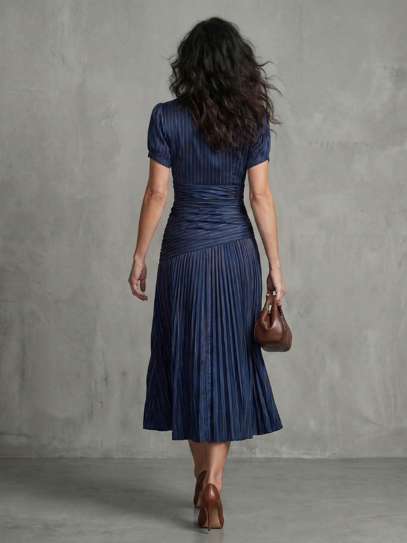 Theodora | Plissierter Taillenstreifen Midi-Kleid