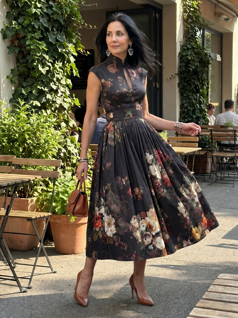 Greta | Hochgeschlossenes Schlüsselloch Blumen Falten Midi Kleid
