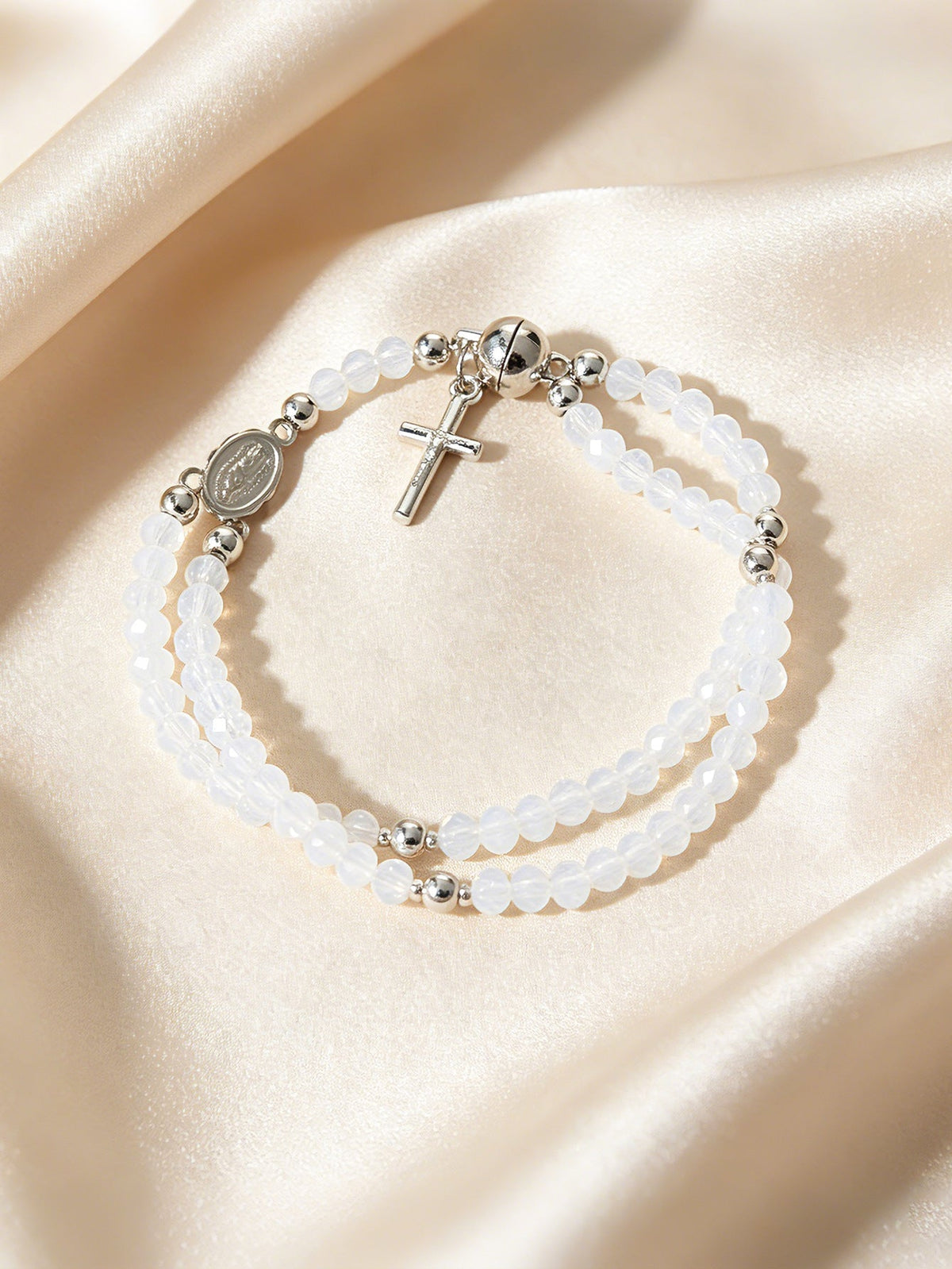Farah - Perlenarmband mit Kreuzanhänger