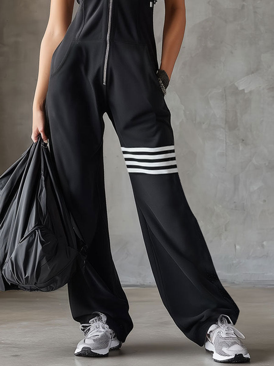 Retro-inspirierter schwarzer ärmelloser Kapuzen-Jumpsuit mit sportlichen Spitzenstreifen
