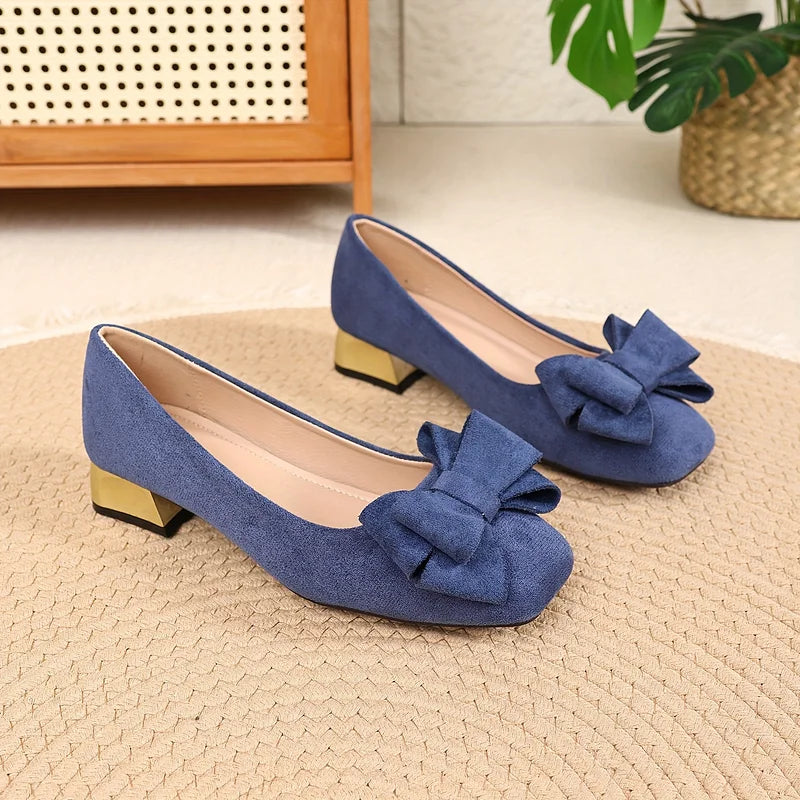 Silvie – Elegante Pumps Mit Schleife Und Niedrigem Blockabsatz