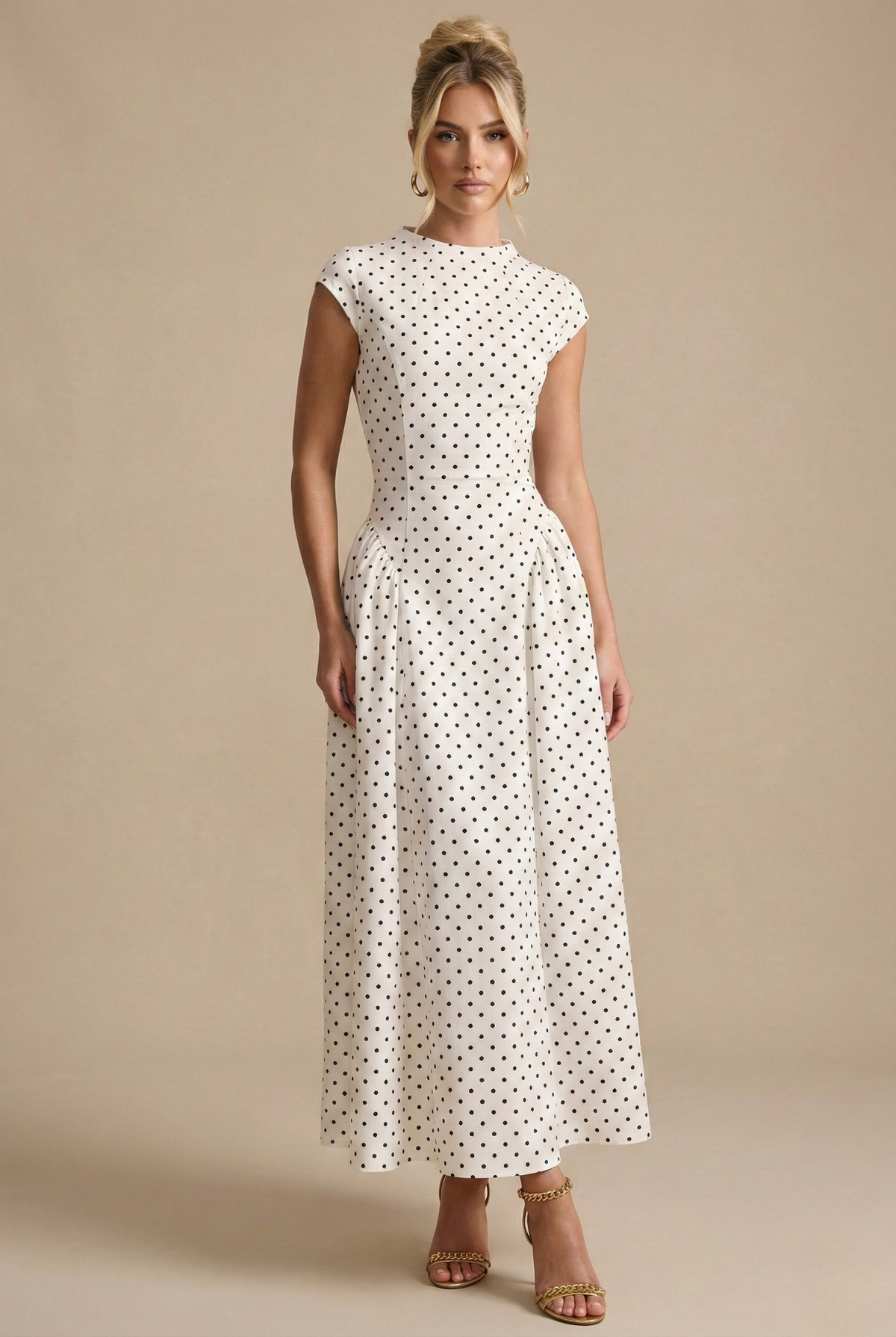 Damen Maxikleid mit Punkten, rundem Ausschnitt und A-Linien Silhouette