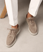Hellbeige