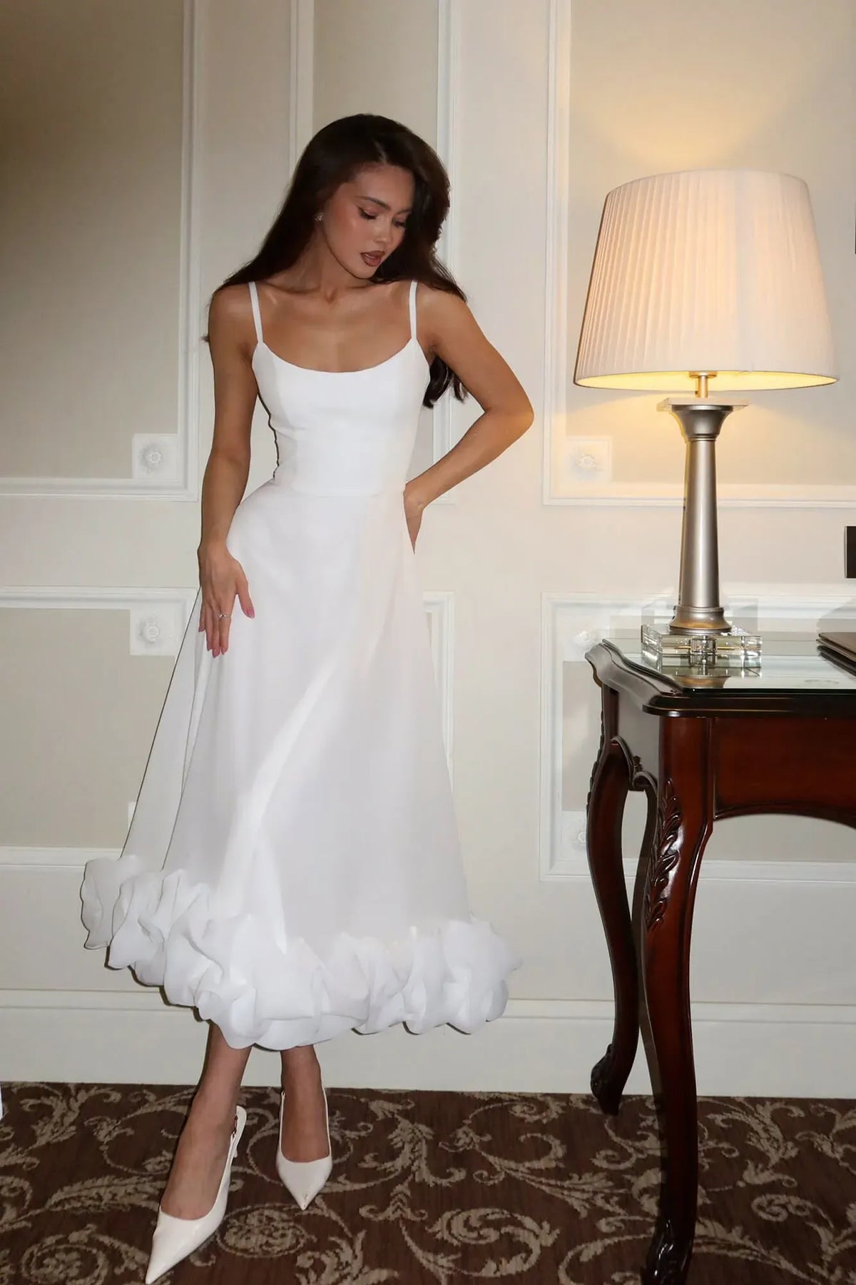 Heather ärmelloses ausgestelltes Midi-Ballkleid