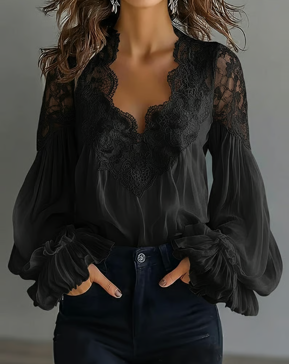 Briseis - Spitzenbluse mit langen Ärmeln