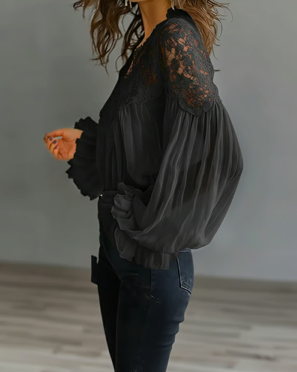 Briseis - Spitzenbluse mit langen Ärmeln