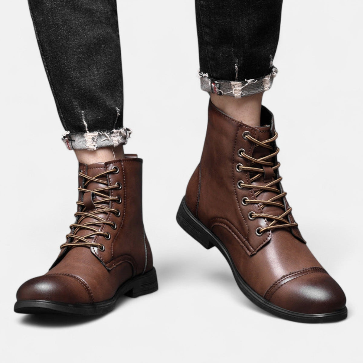 Stilvolle Herrenstiefel aus hochwertigem Kunstleder