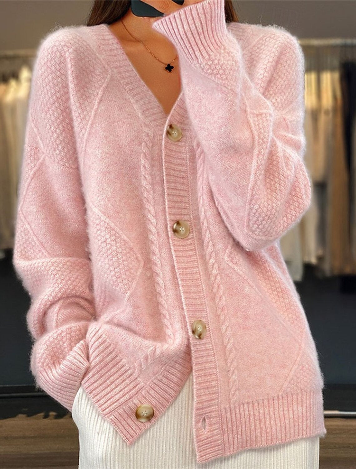 Damen nan oversized Strickcardigan mit Zopfmuster, V‑Ausschnitt und großen Knöpfen Drune