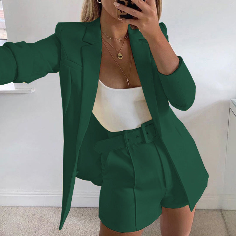 Damen nan tailliertes Longblazer-Shorts Set mit betonter Schulterpartie, hoher Taille und breitem Gürtel Drune