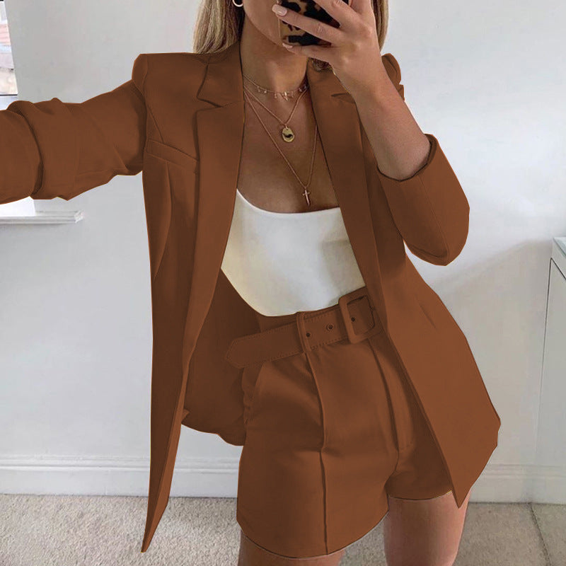 Damen nan tailliertes Longblazer-Shorts Set mit betonter Schulterpartie, hoher Taille und breitem Gürtel Drune