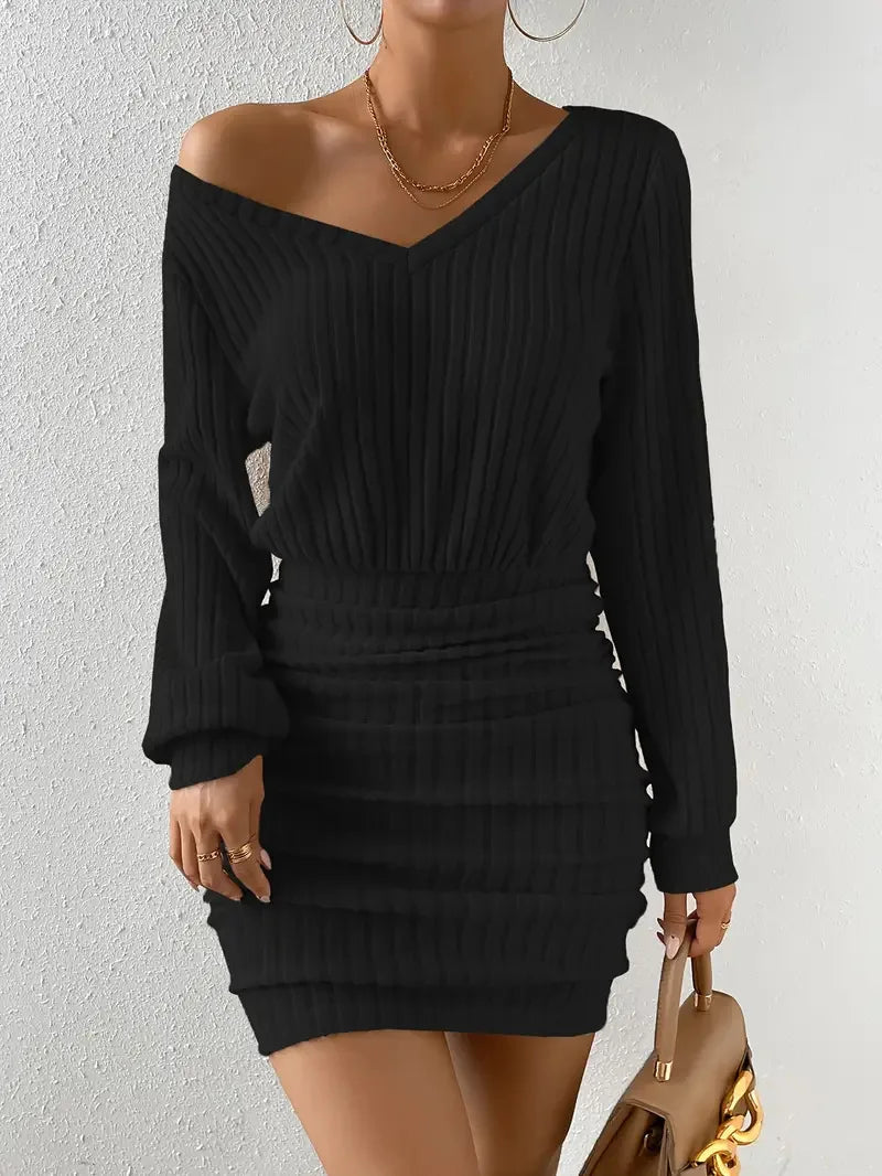 Geripptes Strick-Minikleid