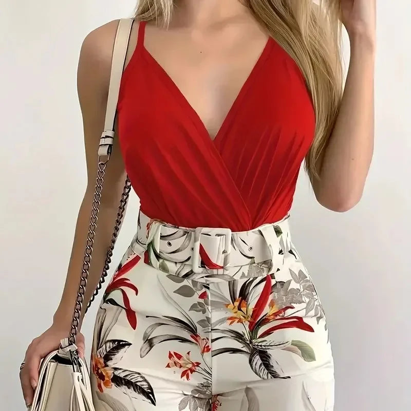 Blütenzauber™ Set Mit Floraler Shorts und Zarter Bluse.