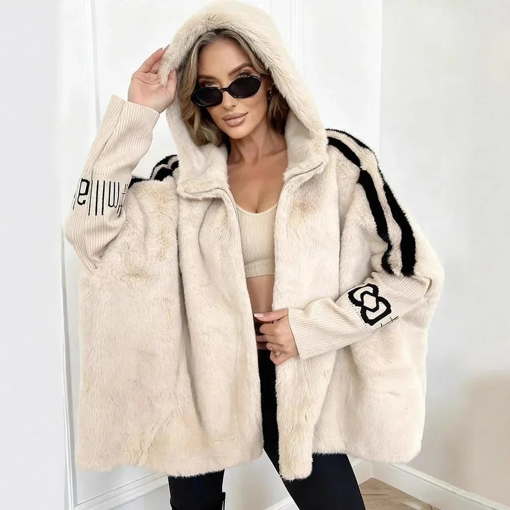 WinterFlausch™ - Jacke aus Ultraweichem Plüsch mit Kapuze und Oversize-Design / Die Perfekte Balance Zwischen Komfort und Stil in Diesem Winter!