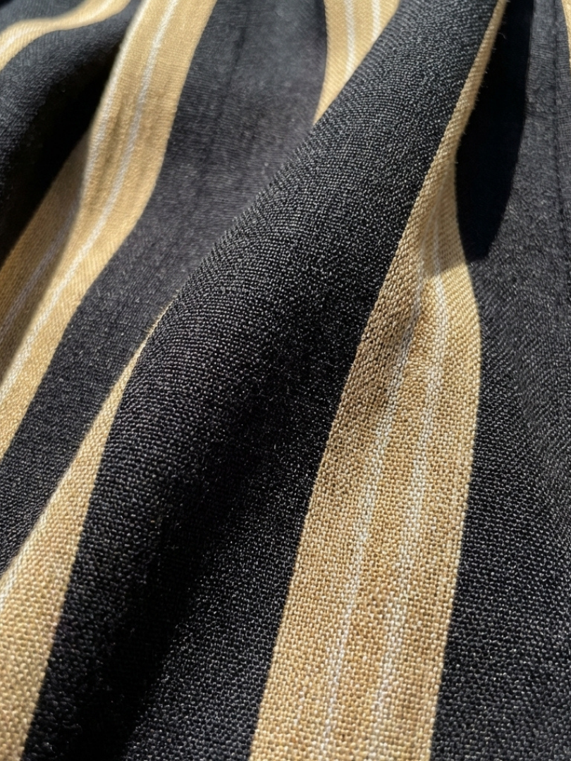 Lina | Kurzarm V-Ausschnitt gestreiftes Wickel-Midi-Kleid