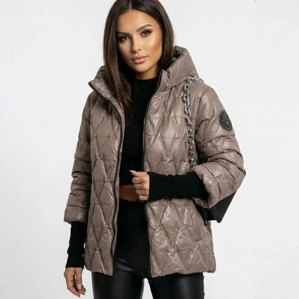Vogue™ Steppjacke aus Baumwolle mit Strukturierter Kapuze und Layered-Ärmeldesign