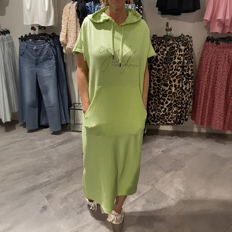 Nora™ Kleid mit Kapuze und funktionaler Fronttasche