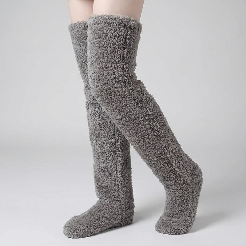 (KAUF 1, ERHALTE 2 GRATIS) Veloura™ Premium Kuschelsocken aus Weichem Plüschstoff