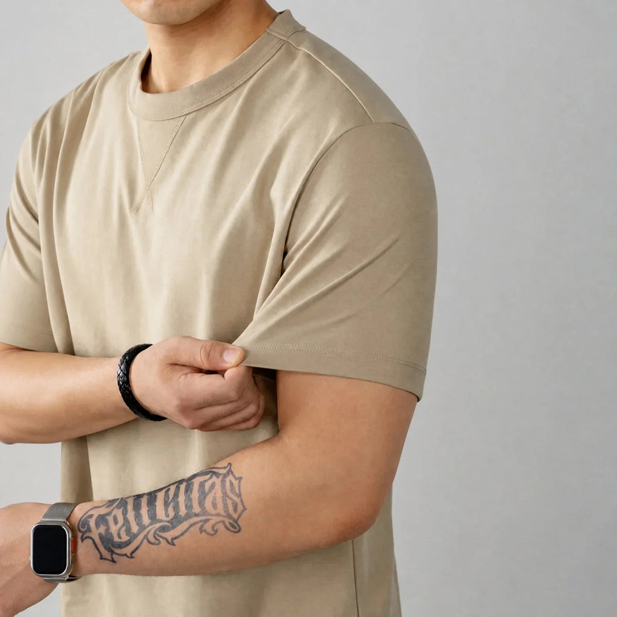 Louis™ T-Shirt aus Premium-Baumwolle mit Elasthan und geripptem Rundhalsausschnitt