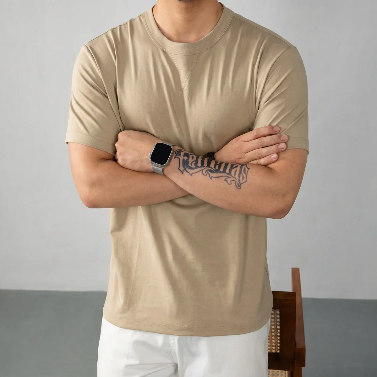 Louis™ T-Shirt aus Premium-Baumwolle mit Elasthan und geripptem Rundhalsausschnitt