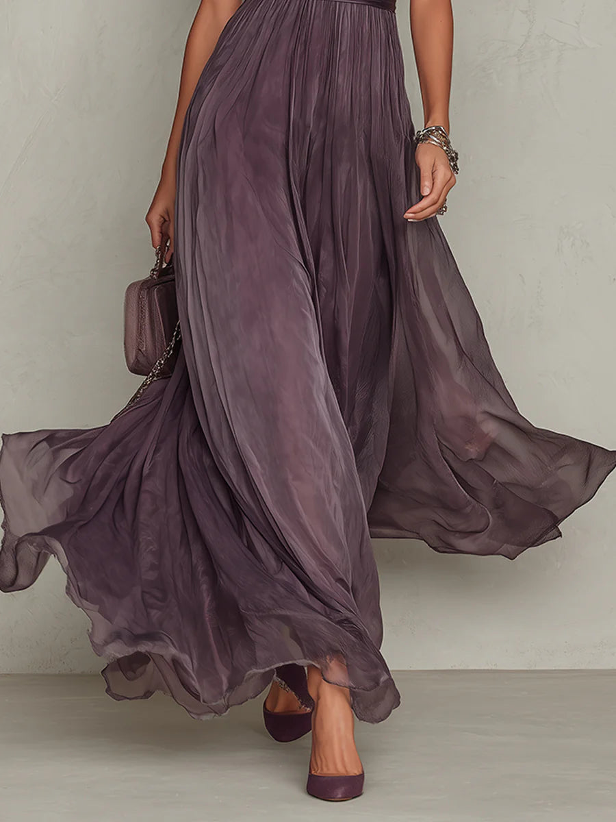 Cynthy – Fließendes Maxikleid in Pflaumenblau Mit Spitze