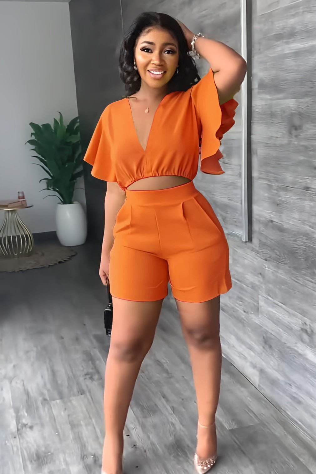 Zweiteiliges Sommeroutfit Damen | Crop-Top mit Rüschen & High-Waist-Shorts