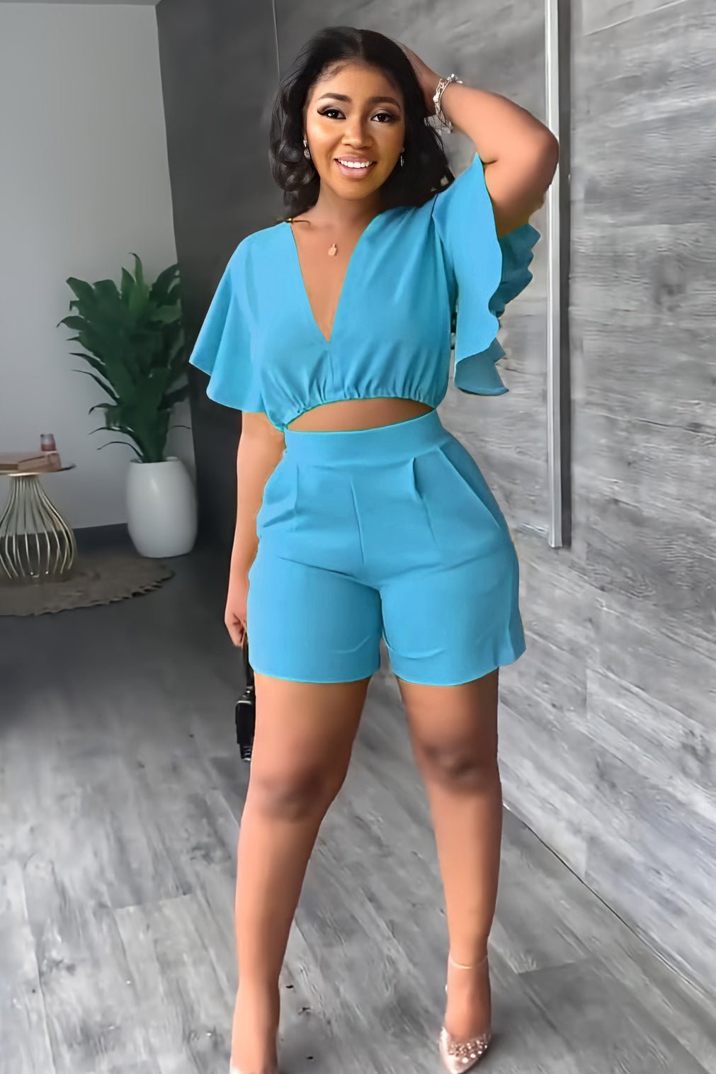 Zweiteiliges Sommeroutfit Damen | Crop-Top mit Rüschen & High-Waist-Shorts