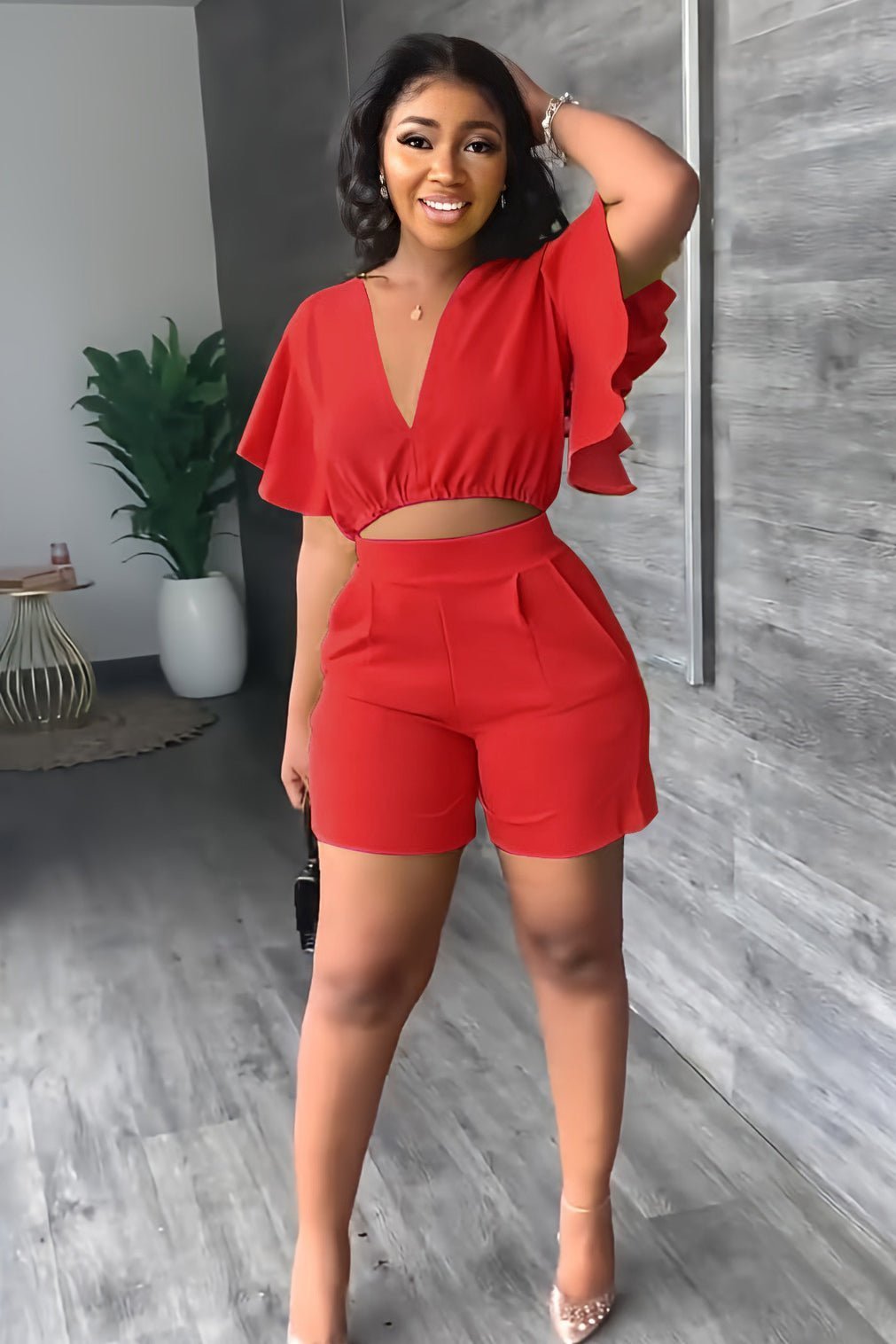 Zweiteiliges Sommeroutfit Damen | Crop-Top mit Rüschen & High-Waist-Shorts
