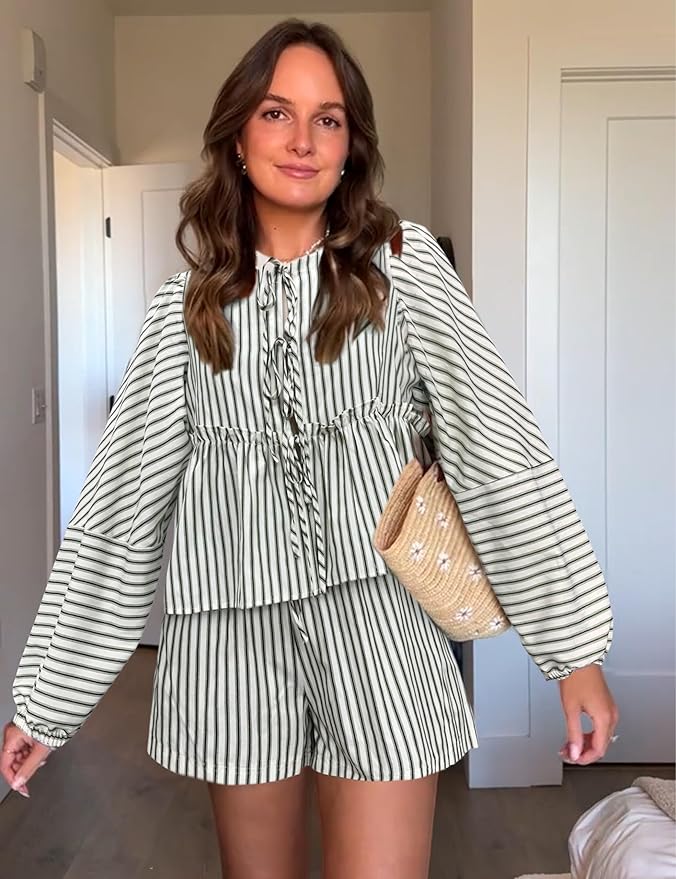 Zweiteiliges Sommeroutfit Damen | Gestreift & Romantisch