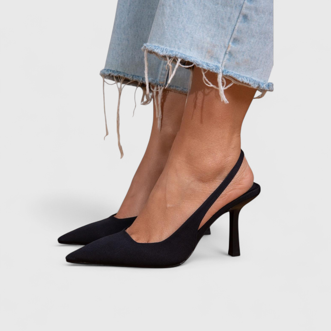 Aniya – Pumps Mit Spitzer Zehenpartie Und Fersenriemen