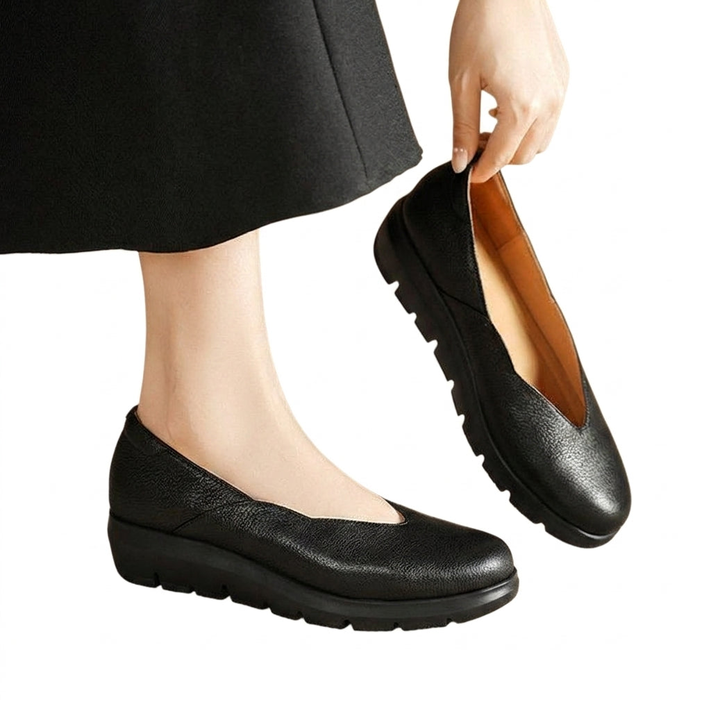 Damen-Ballerinas mit Keilsohle und V-Ausschnitt