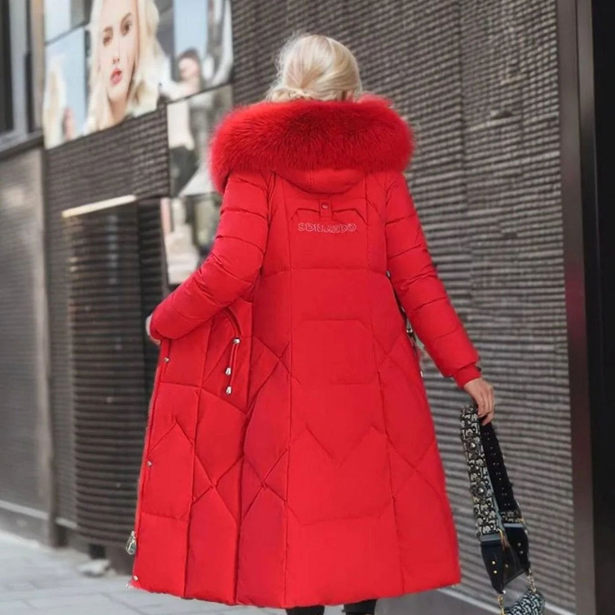 Clara | Damen Langer Daunen-Steppmantel mit Kragen Fellkapuze Wintermantel