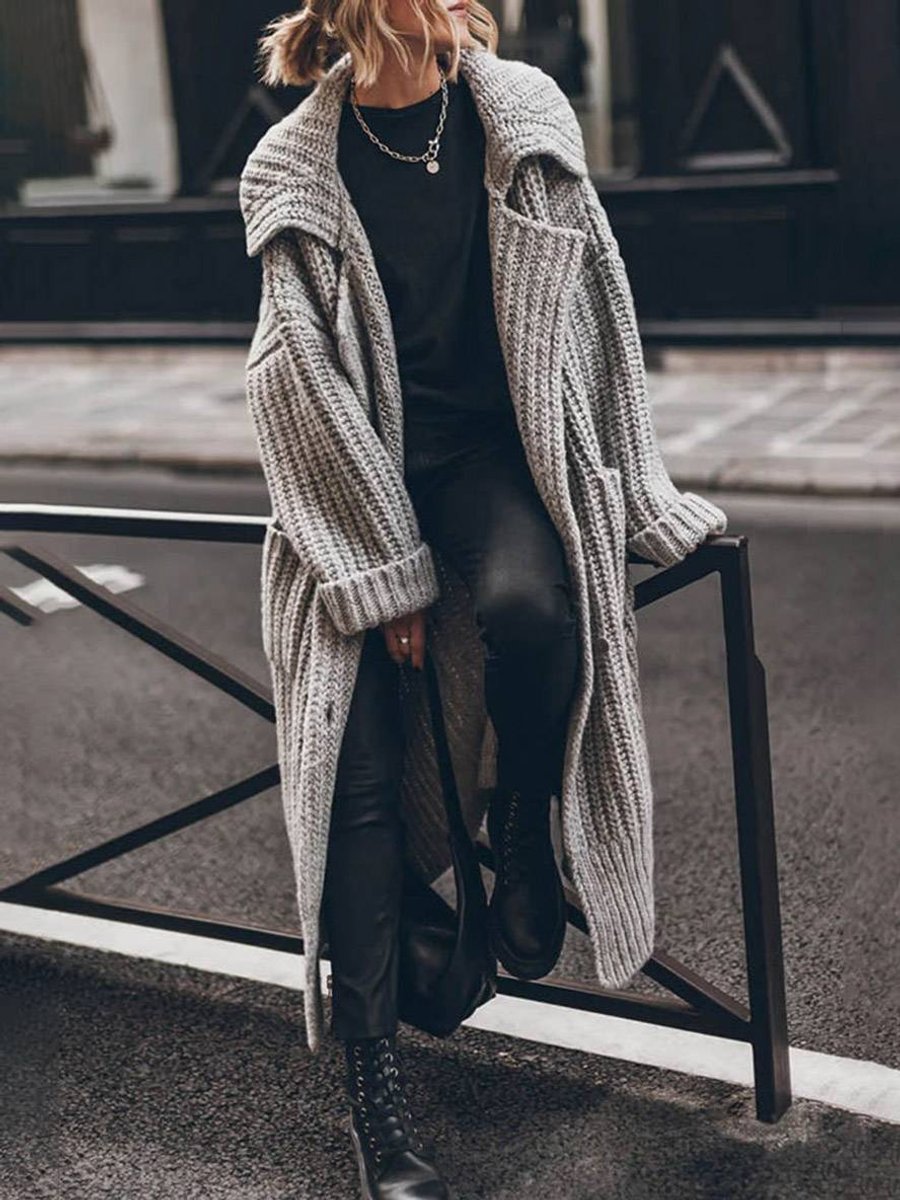 Lena | Damen Oversized Grobstrick-Cardigan mit Revers und Knopfleiste