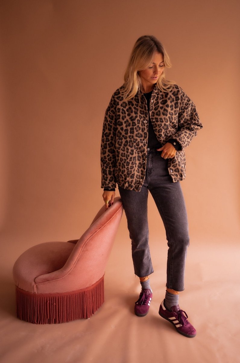 Luisa | Damen Steppjacke Oversized Leopardenmuster Druckknopf