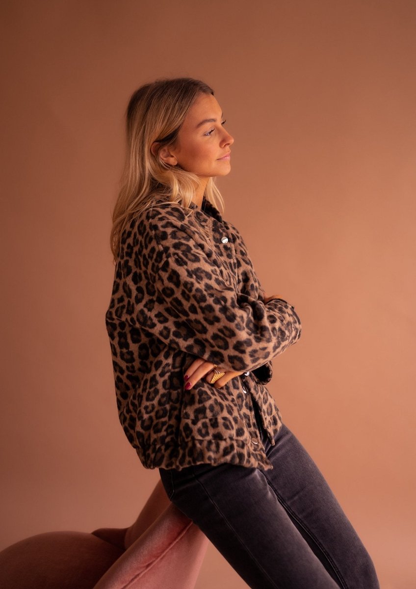 Luisa | Damen Steppjacke Oversized Leopardenmuster Druckknopf