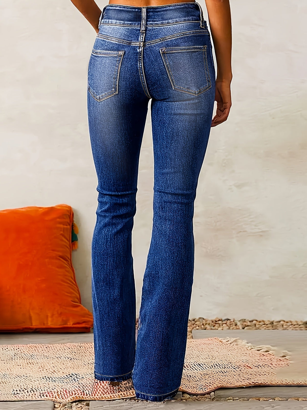 Evarra - Ausgestellte High-Waist-Jeans aus weichem Stretch
