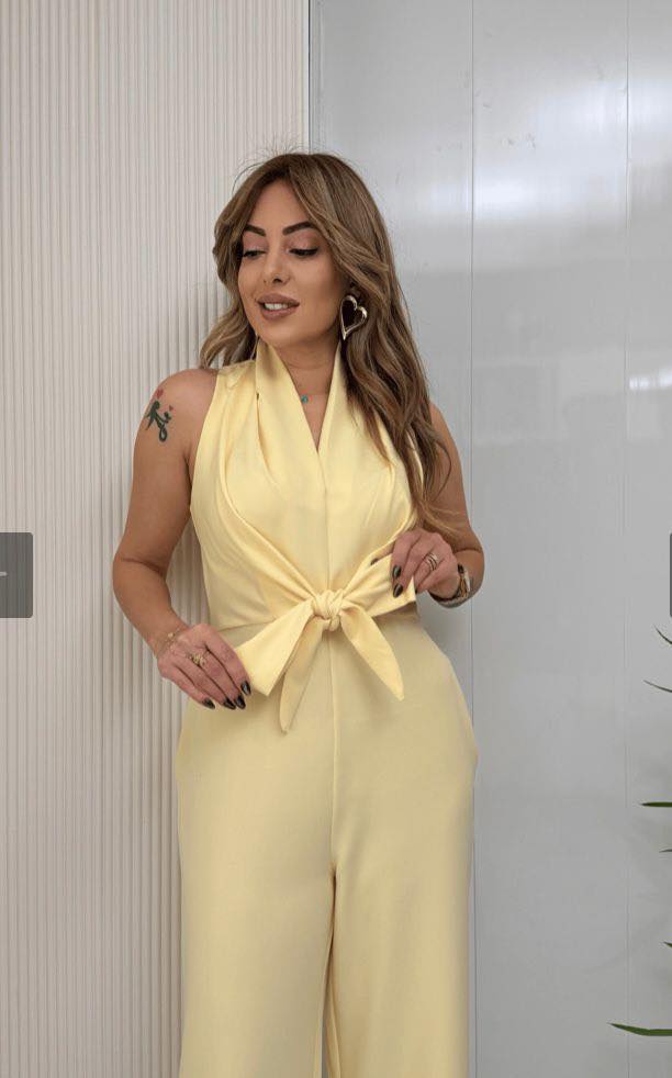 Kamwi - Eleganter Jumpsuit Mit Drapiertem Ausschnitt Und Weitem Bein