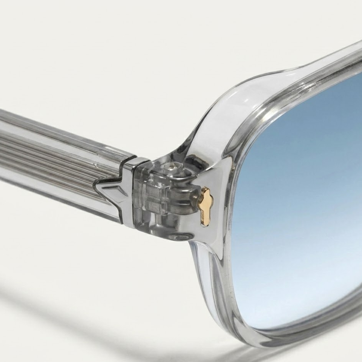 Herren Sonnenbrille mit transparenter eckiger Fassung und gerippten Bügeln