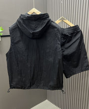 Schwarz