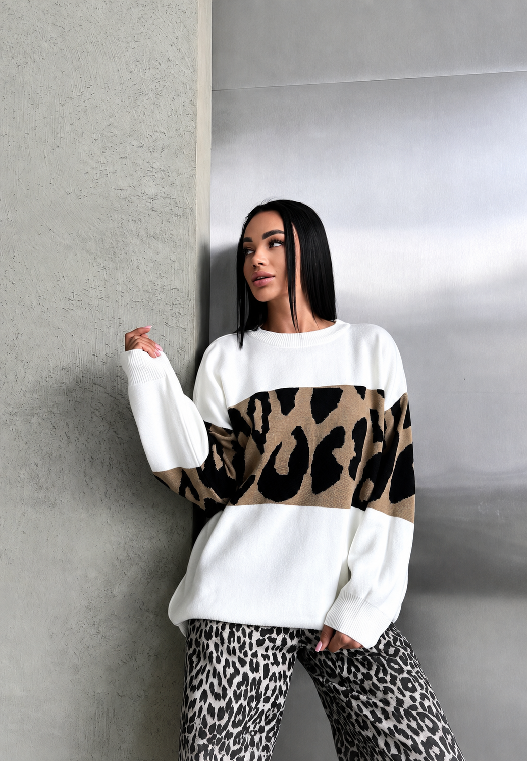 Oversize-Damenpullover mit Leopardenmuster und Farbblöcken – Delphine