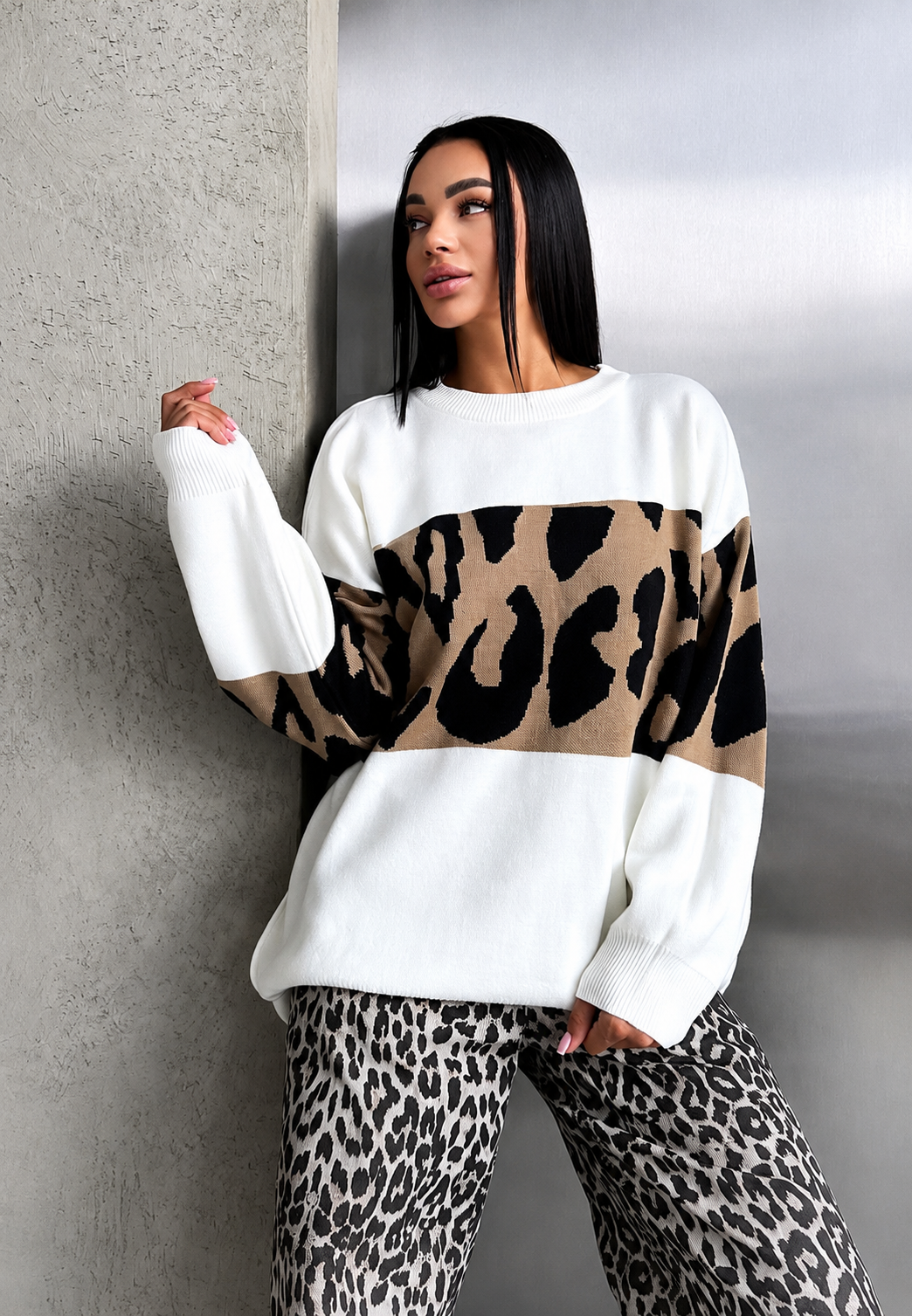 Oversize-Damenpullover mit Leopardenmuster und Farbblöcken – Delphine